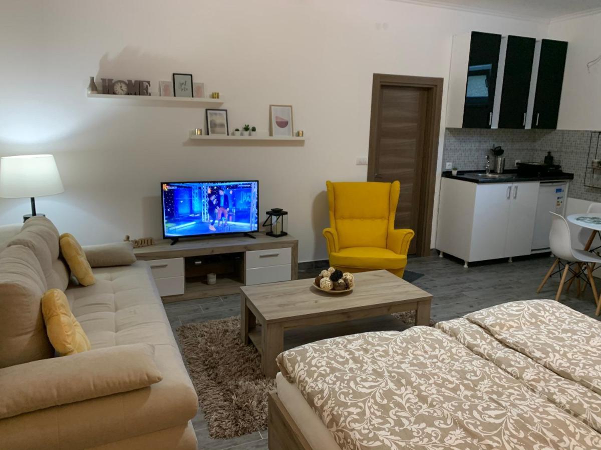 סומבור Apartman Hana מראה חיצוני תמונה