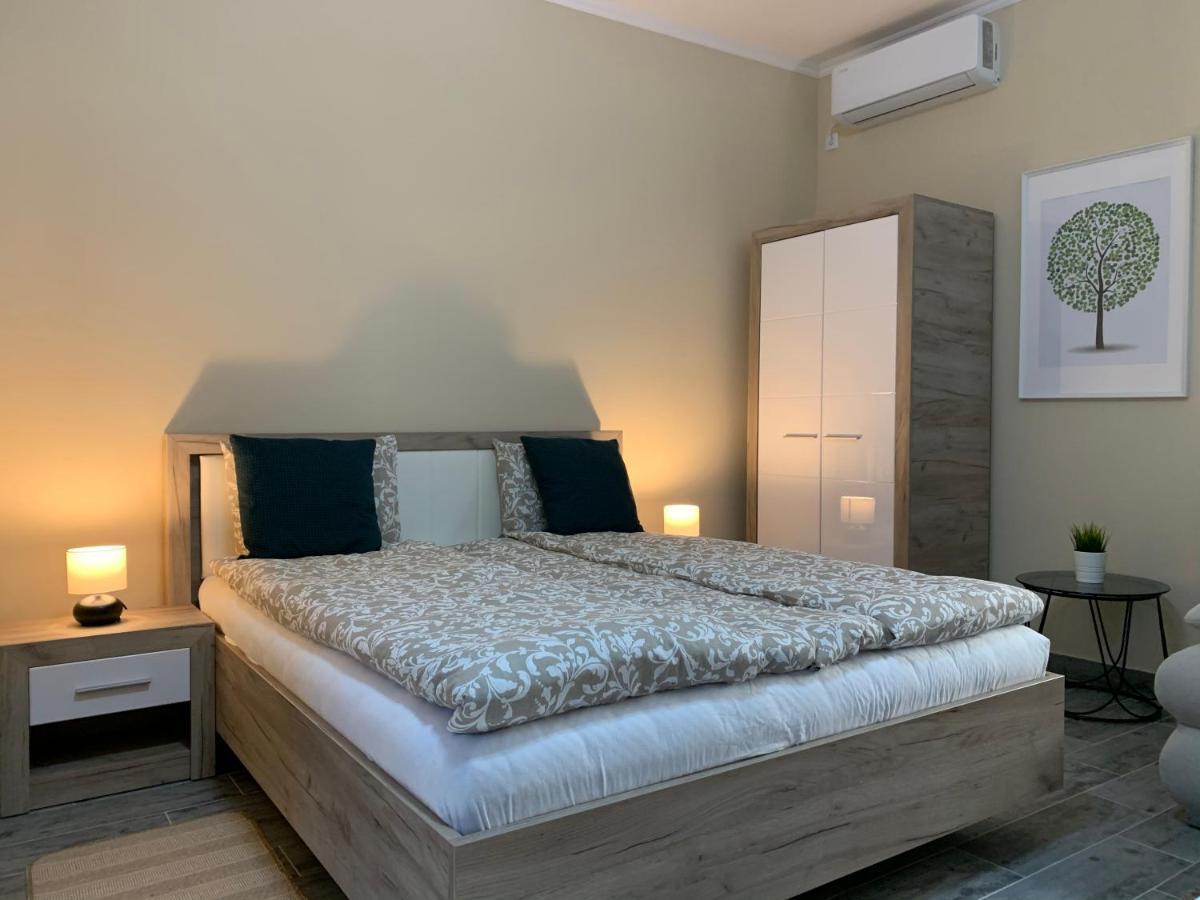סומבור Apartman Hana מראה חיצוני תמונה